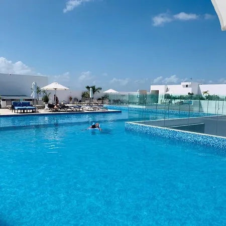 Ipana Playa Carmen 4 Pools And Gym Apartment